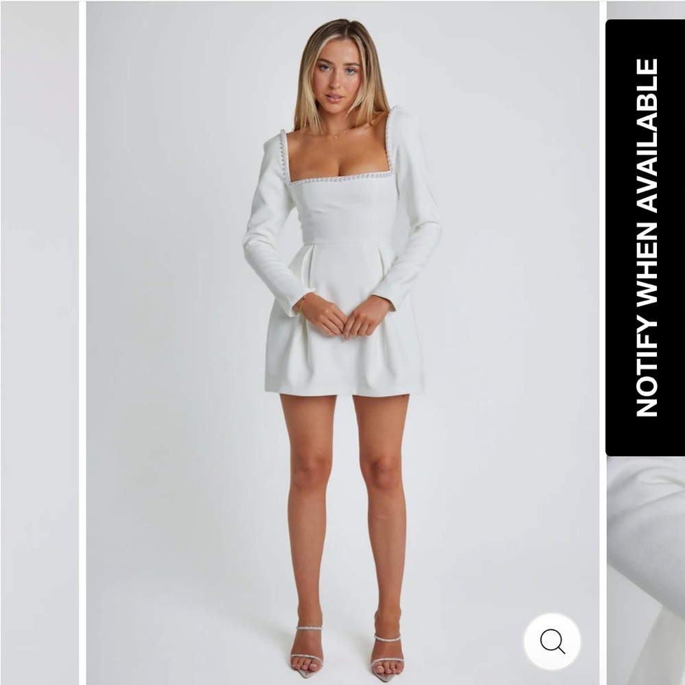 Odd Muse Square-Neck Long-Sleeve Mini Wedding Dress in White